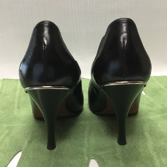 Donald J. Pliner Sleek Black Leather Heels - Picture 5 of 8